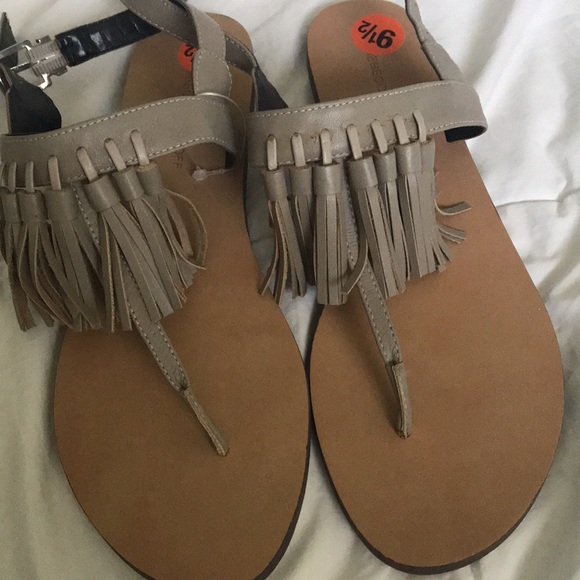 Rebecca mink off thong sandals brand new - Picture 3 of 3